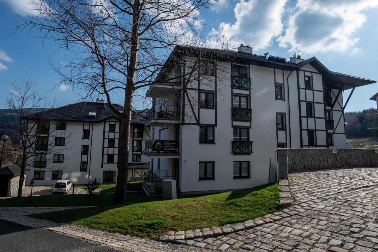 Apartamenty Amira W Kompleksie Apartamenty Piano Сверадув-Здруй Экстерьер фото