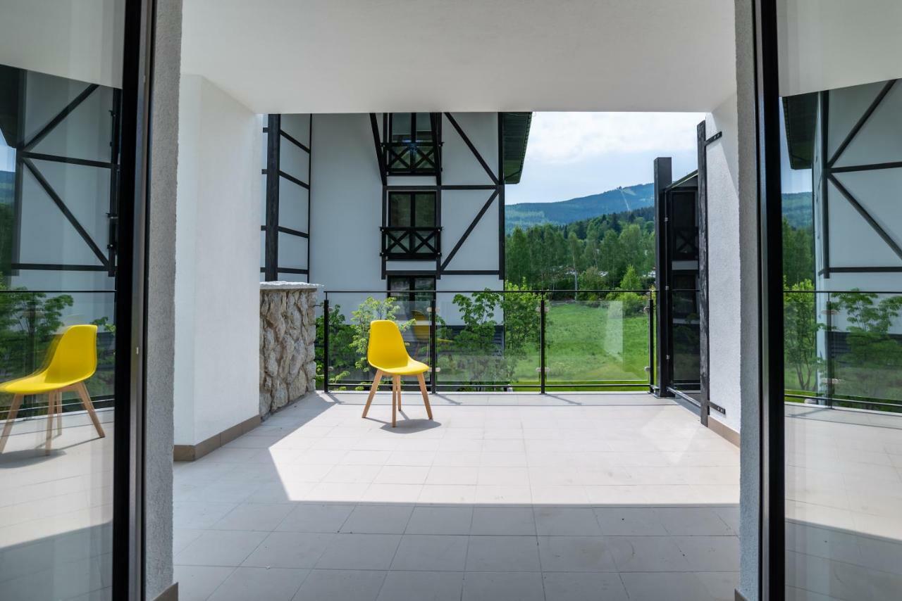 Apartamenty Amira W Kompleksie Apartamenty Piano Сверадув-Здруй Экстерьер фото